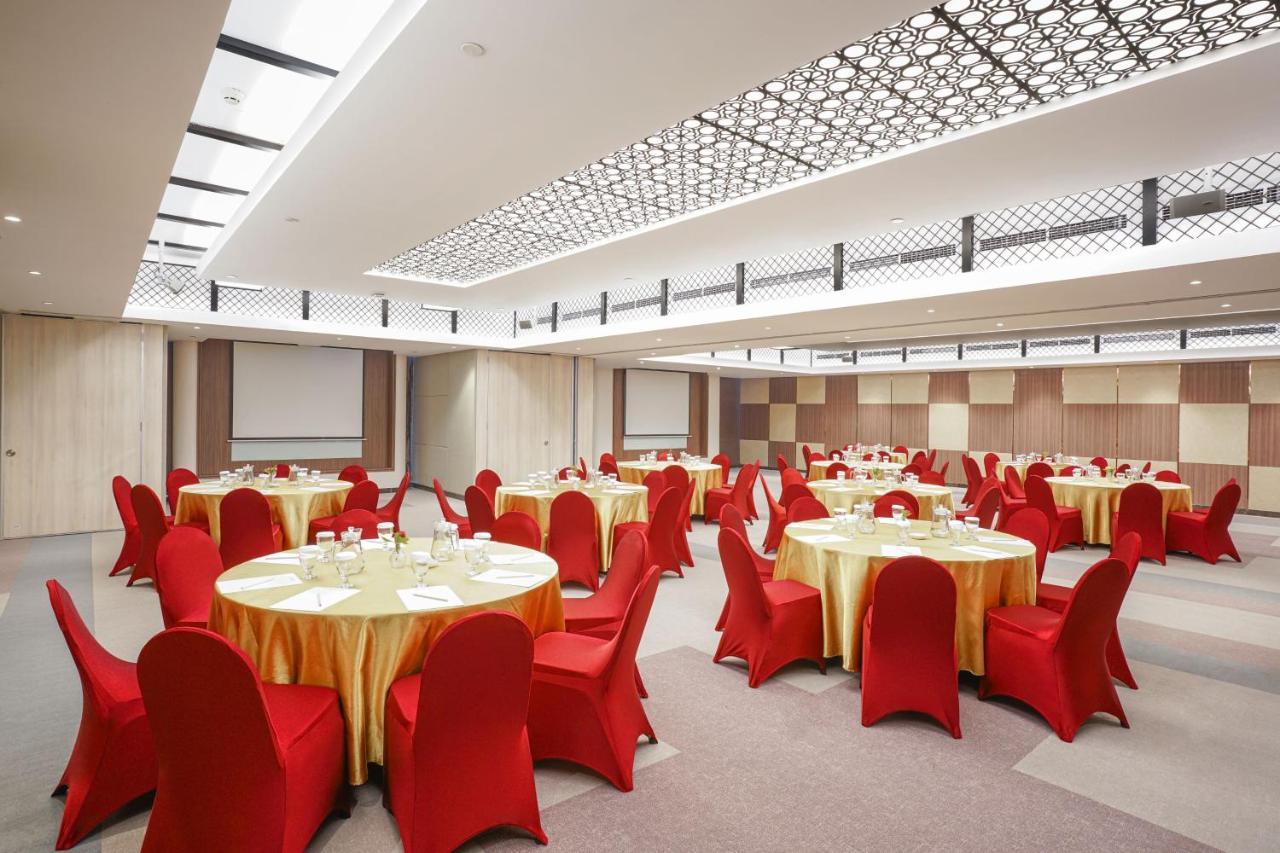 Aston Kemayoran City Hotel Джакарта Екстериор снимка