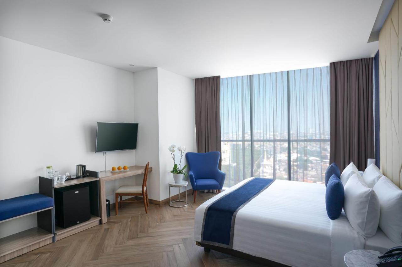 Aston Kemayoran City Hotel Джакарта Екстериор снимка