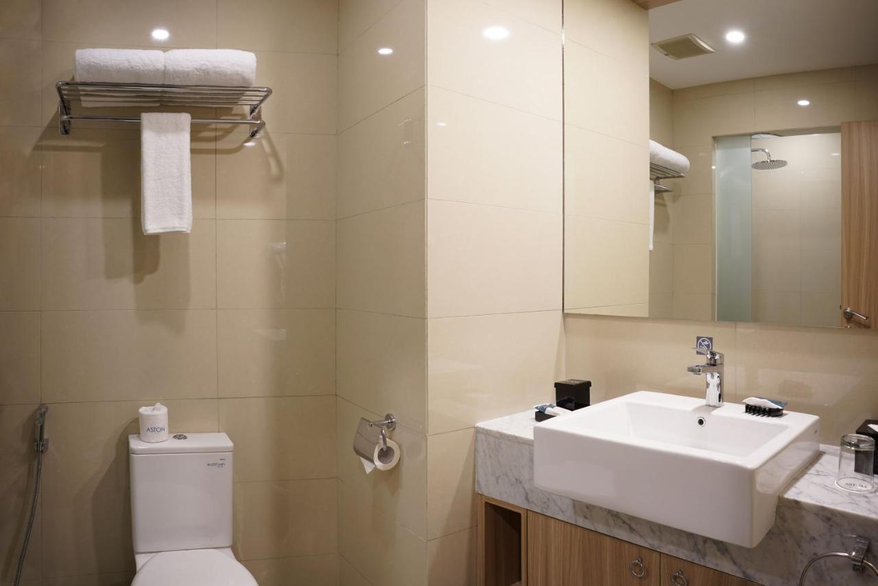 Aston Kemayoran City Hotel Джакарта Екстериор снимка